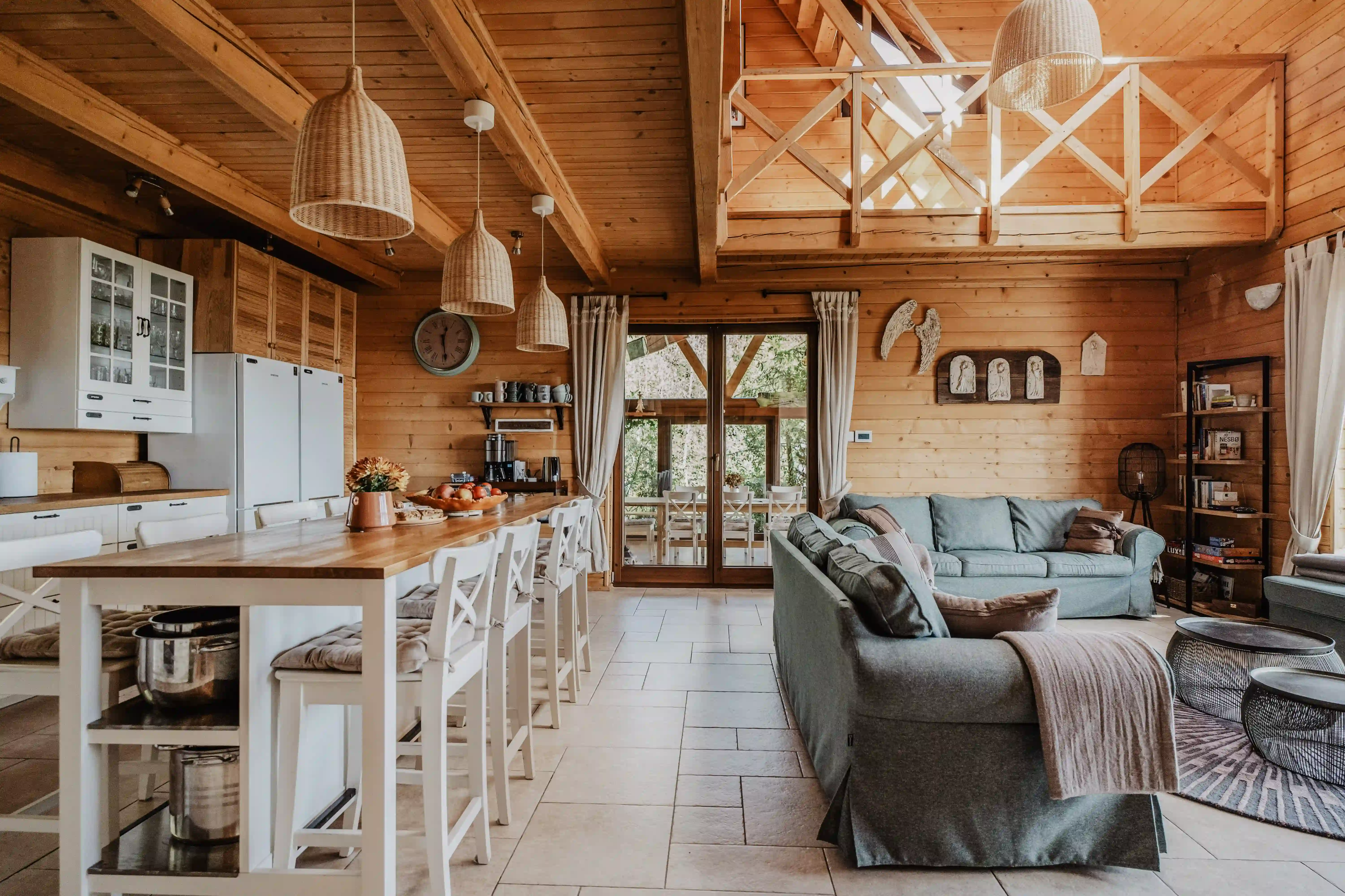 Widok na Beskid Wyspowy - Poziomkowa Górka